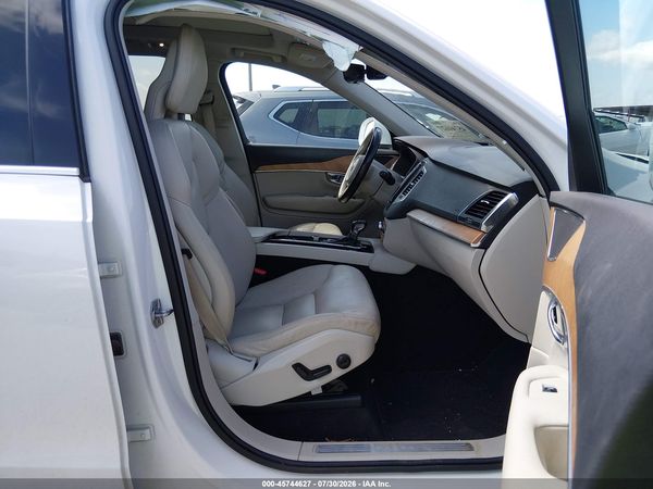 2021 VOLVO XC90 T6 MOMENTUM 7 PASSENGER