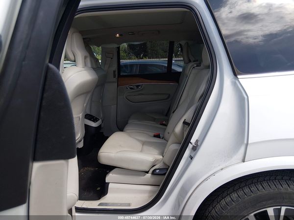 2021 VOLVO XC90 T6 MOMENTUM 7 PASSENGER