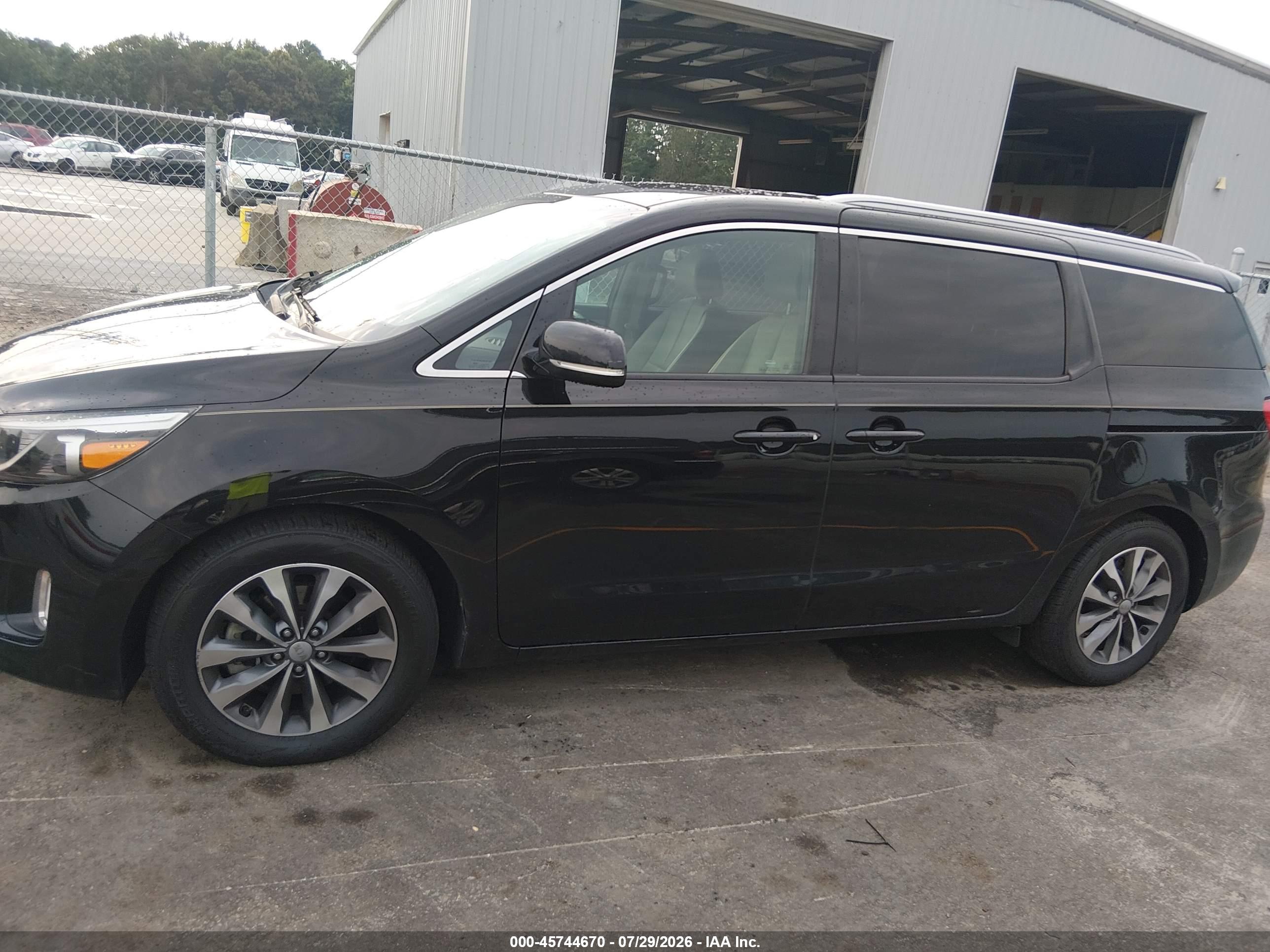 2016 KIA SEDONA SX