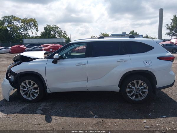 2022 TOYOTA HIGHLANDER LIMITED