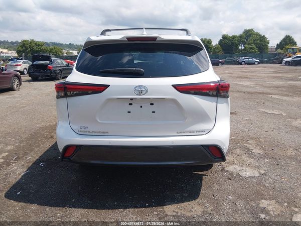 2022 TOYOTA HIGHLANDER LIMITED