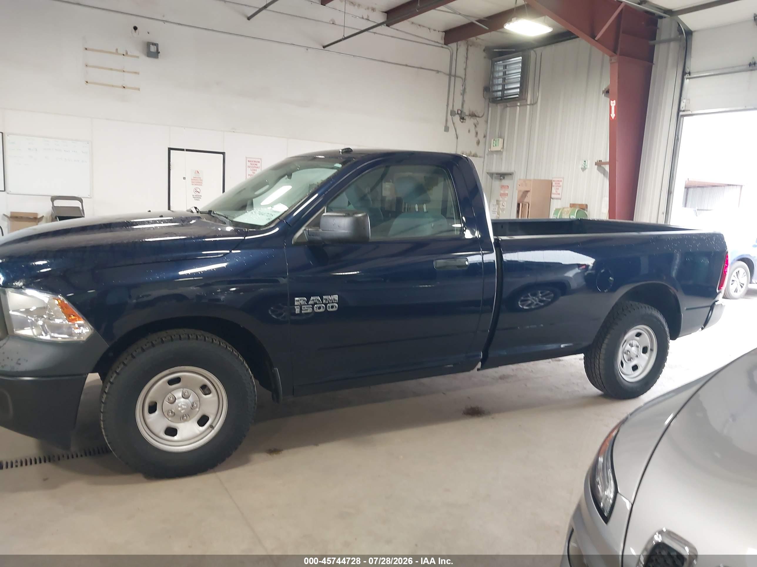 2018 RAM 1500 TRADESMAN  4X2 8' BOX