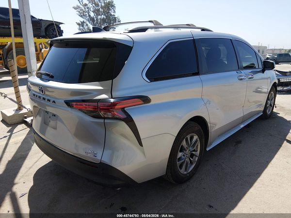 2021 TOYOTA SIENNA — I4