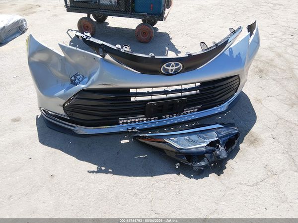 2021 TOYOTA SIENNA XLE — I13