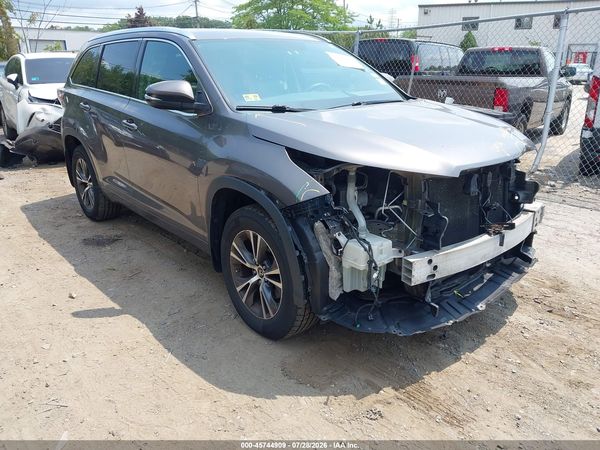 2016 TOYOTA HIGHLANDER XLE V6