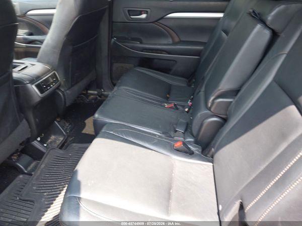 2016 TOYOTA HIGHLANDER XLE V6