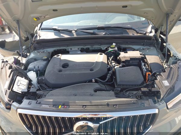 2025 VOLVO XC40 B5 CORE BRIGHT THEME