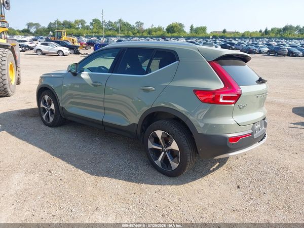 2025 VOLVO XC40 B5 CORE BRIGHT THEME