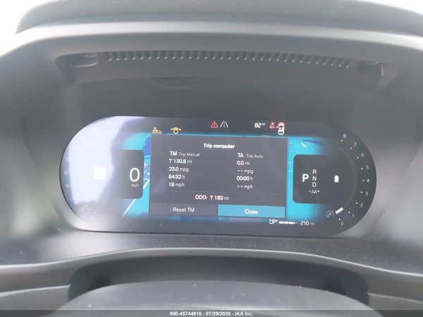 2025 VOLVO XC40 B5 CORE BRIGHT THEME