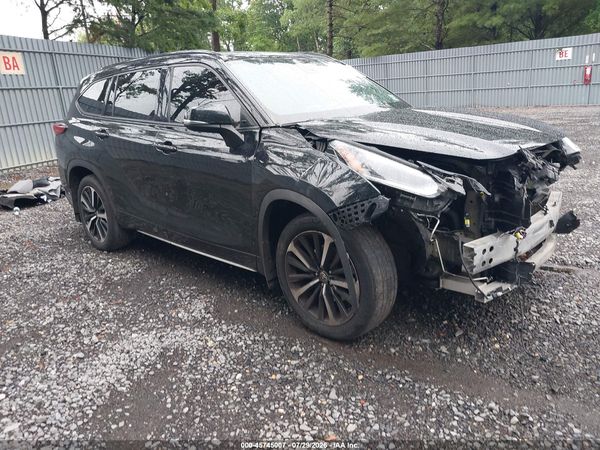 2021 TOYOTA HIGHLANDER XSE