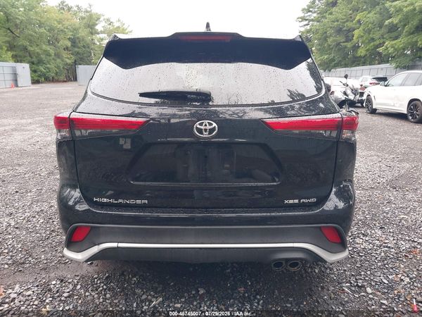 2021 TOYOTA HIGHLANDER XSE