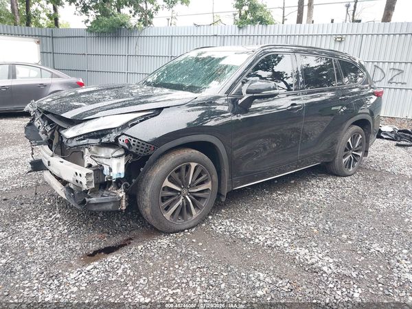 2021 TOYOTA HIGHLANDER XSE