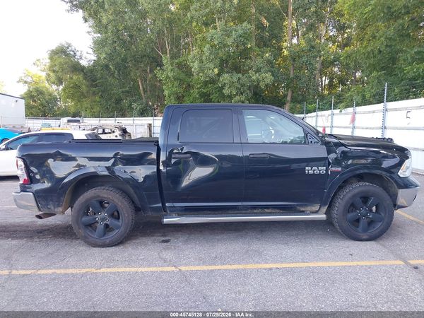 2016 RAM 1500 SLT