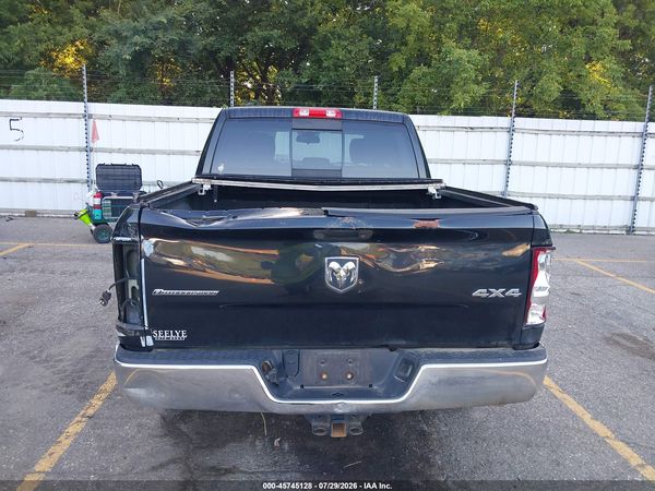 2016 RAM 1500 SLT