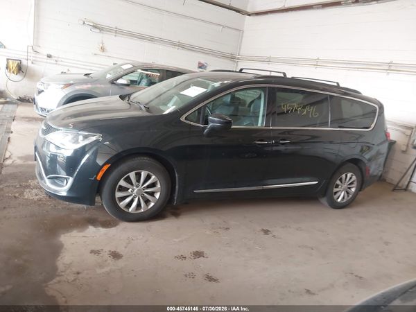 2017 CHRYSLER PACIFICA TOURING-L — I117