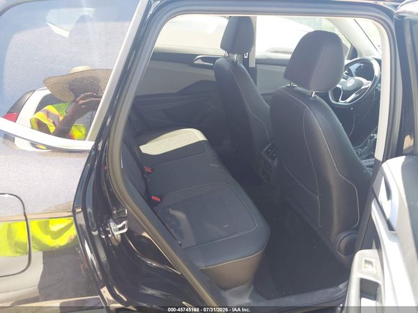 2024 VOLKSWAGEN TAOS 1.5T SE — I8