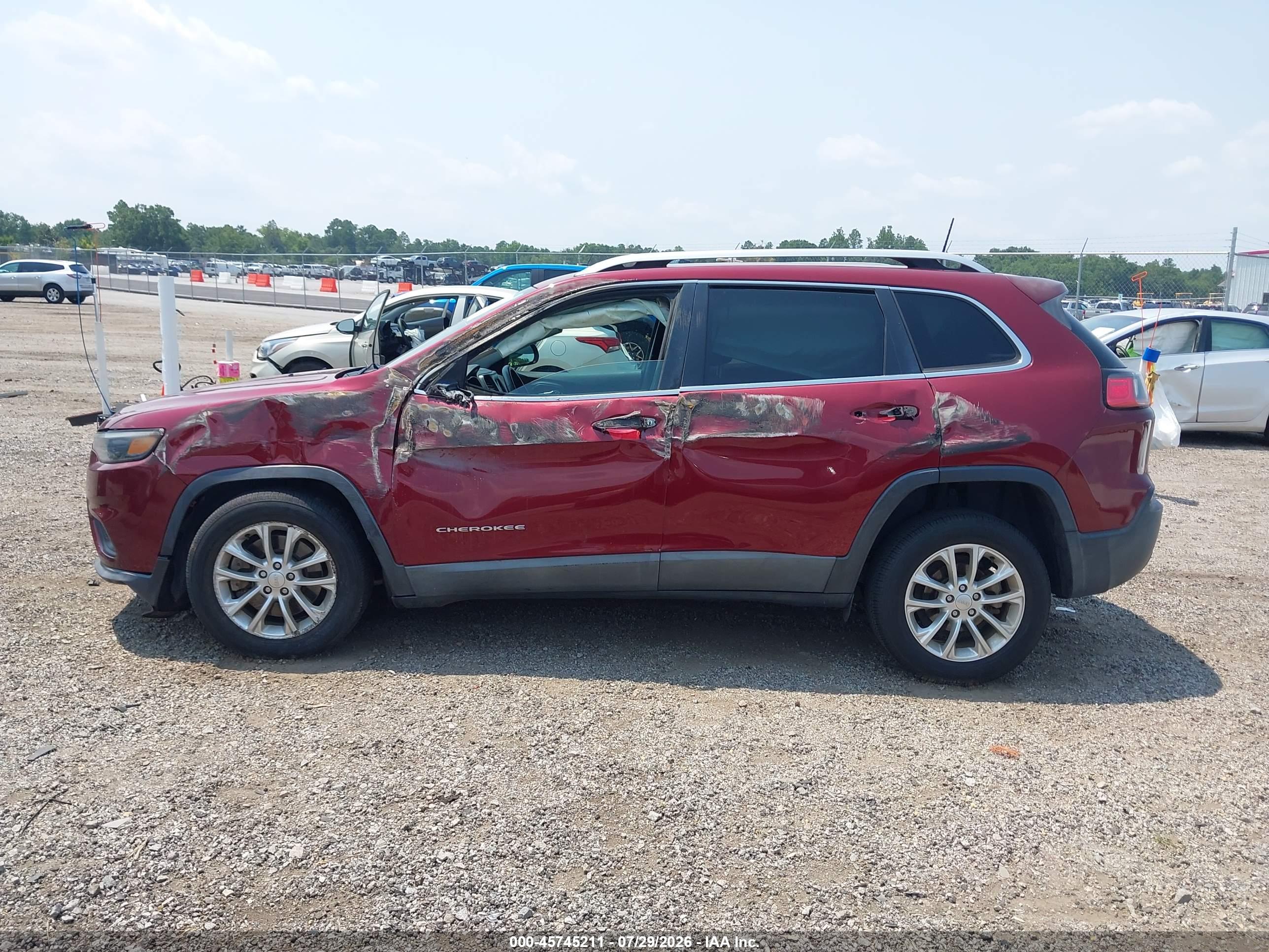 2019 JEEP CHEROKEE LATITUDE FWD