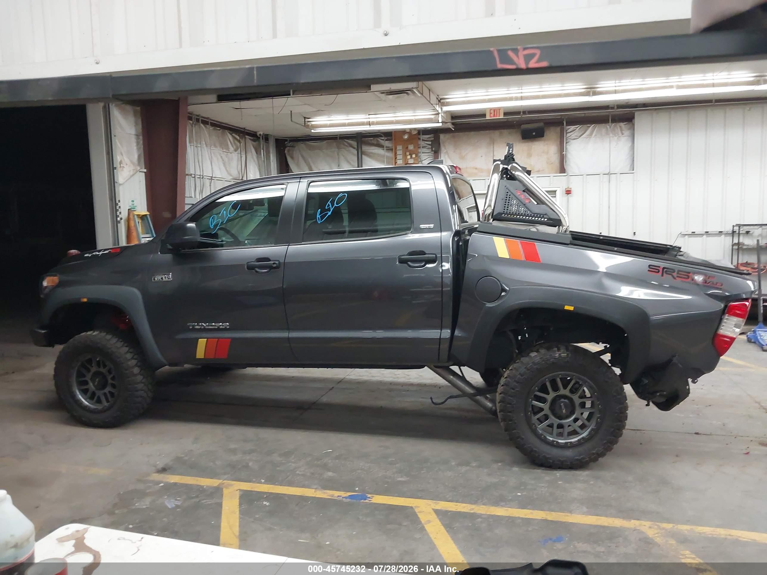 2020 TOYOTA TUNDRA SR5