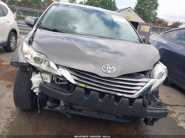 2017 TOYOTA SIENNA XLE 8 PASSENGER