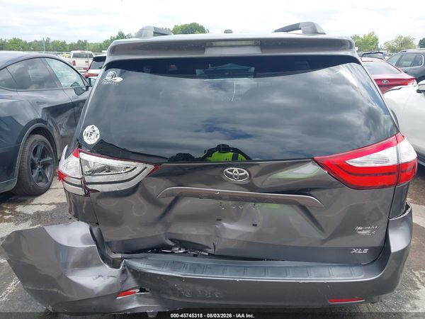 2017 TOYOTA SIENNA XLE 8 PASSENGER