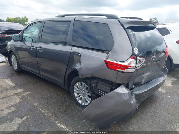 2017 TOYOTA SIENNA XLE 8 PASSENGER