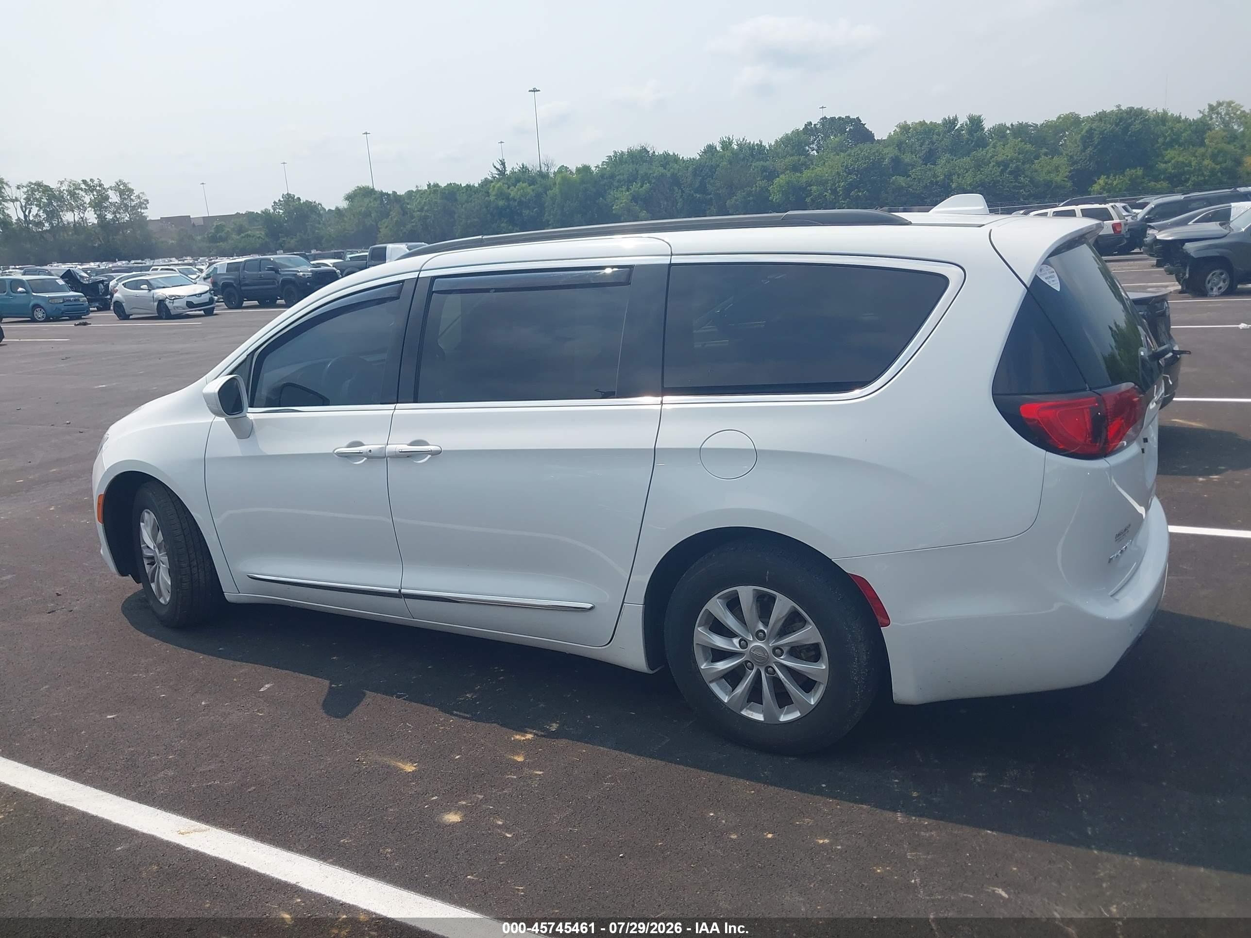 2017 CHRYSLER PACIFICA TOURING-L