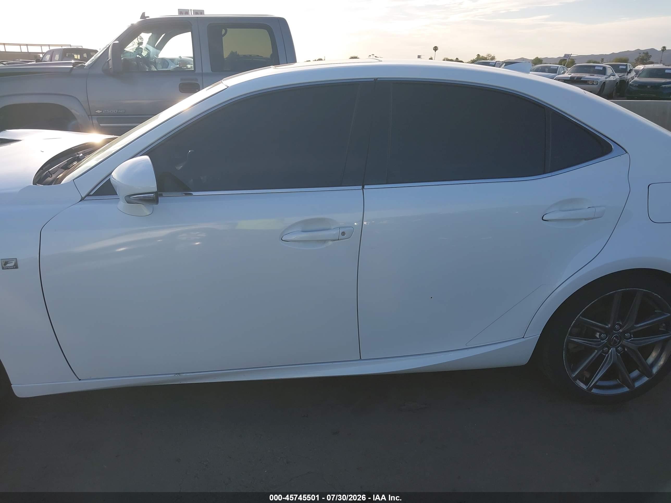 2016 LEXUS IS 200T