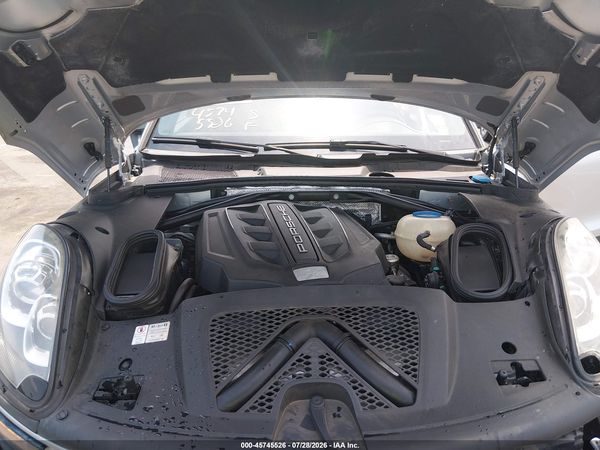 2015 PORSCHE MACAN S