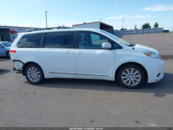 2014 TOYOTA SIENNA LE 7 PASSENGER