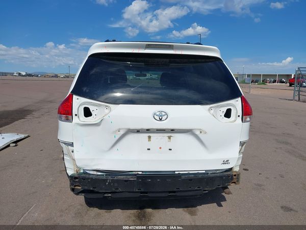 2014 TOYOTA SIENNA LE 7 PASSENGER