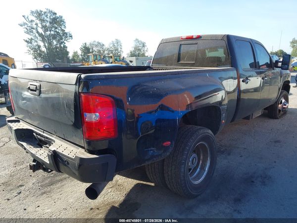 2013 CHEVROLET SILVERADO 3500HD LTZ — I4