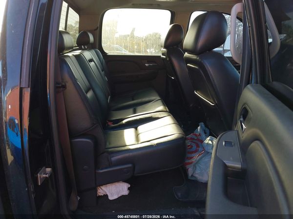 2013 CHEVROLET SILVERADO 3500HD LTZ — I8