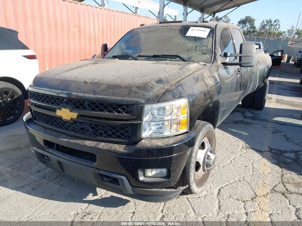 2013 CHEVROLET SILVERADO 3500HD LTZ — I12