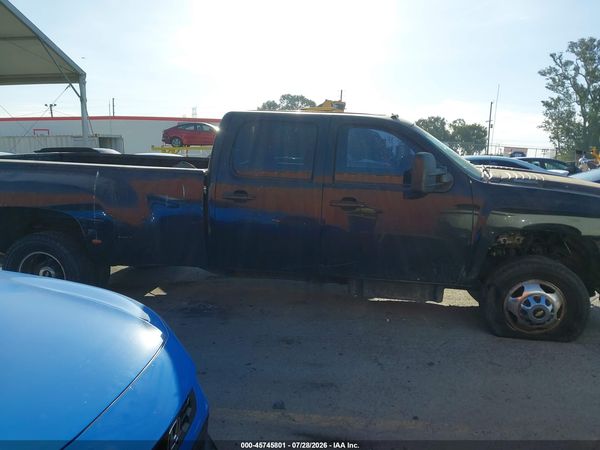 2013 CHEVROLET SILVERADO 3500HD LTZ — I116