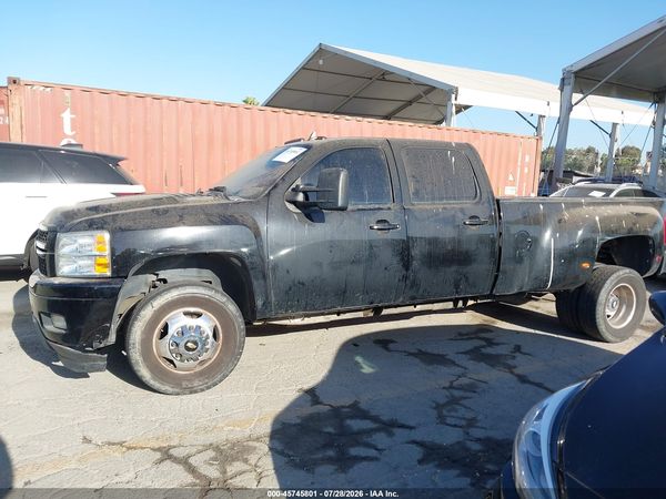 2013 CHEVROLET SILVERADO 3500HD LTZ — I117