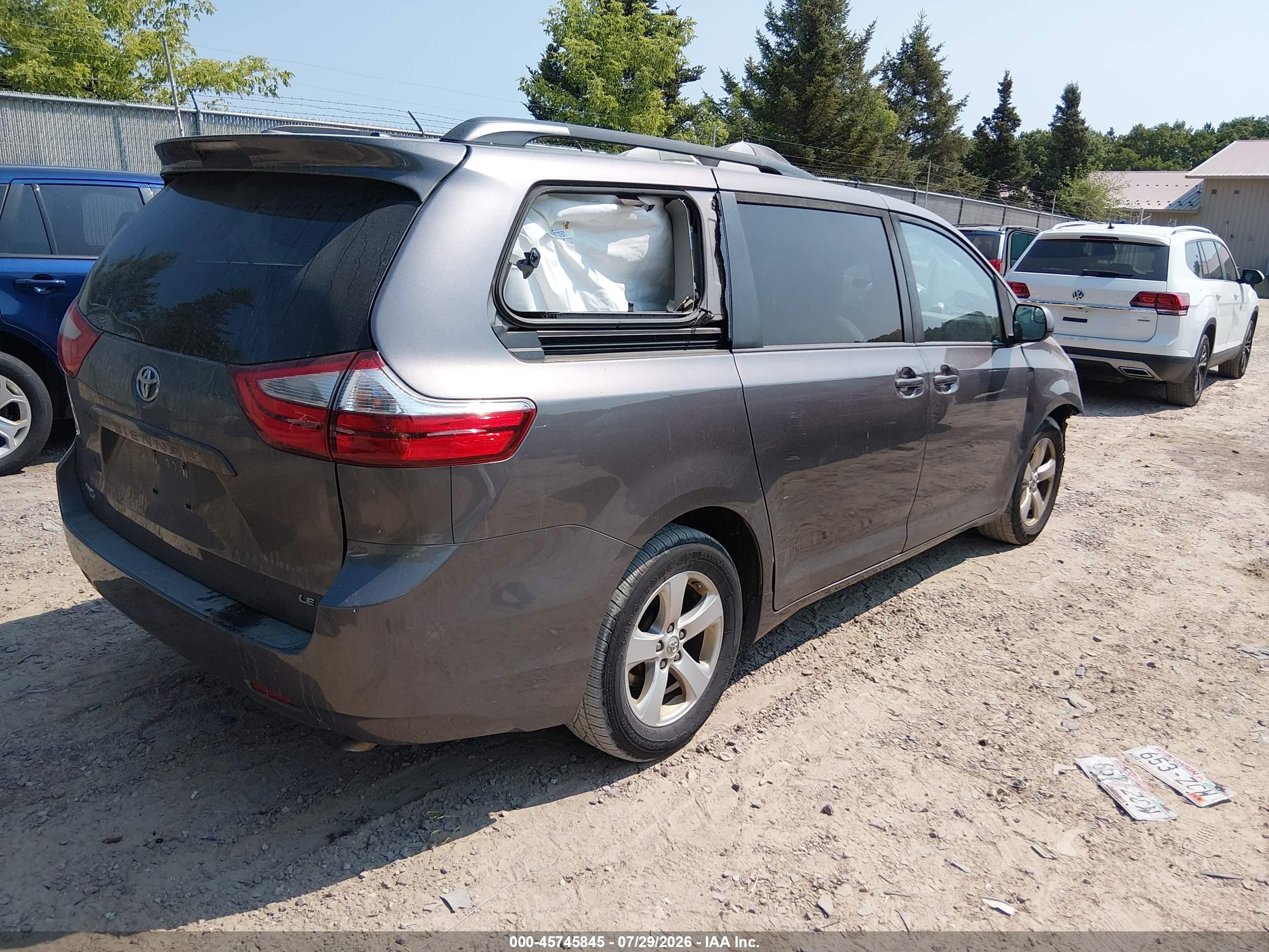 2016 TOYOTA SIENNA LE 8 PASSENGER