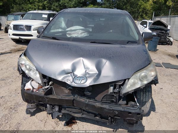2016 TOYOTA SIENNA LE 8 PASSENGER