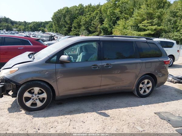 2016 TOYOTA SIENNA LE 8 PASSENGER