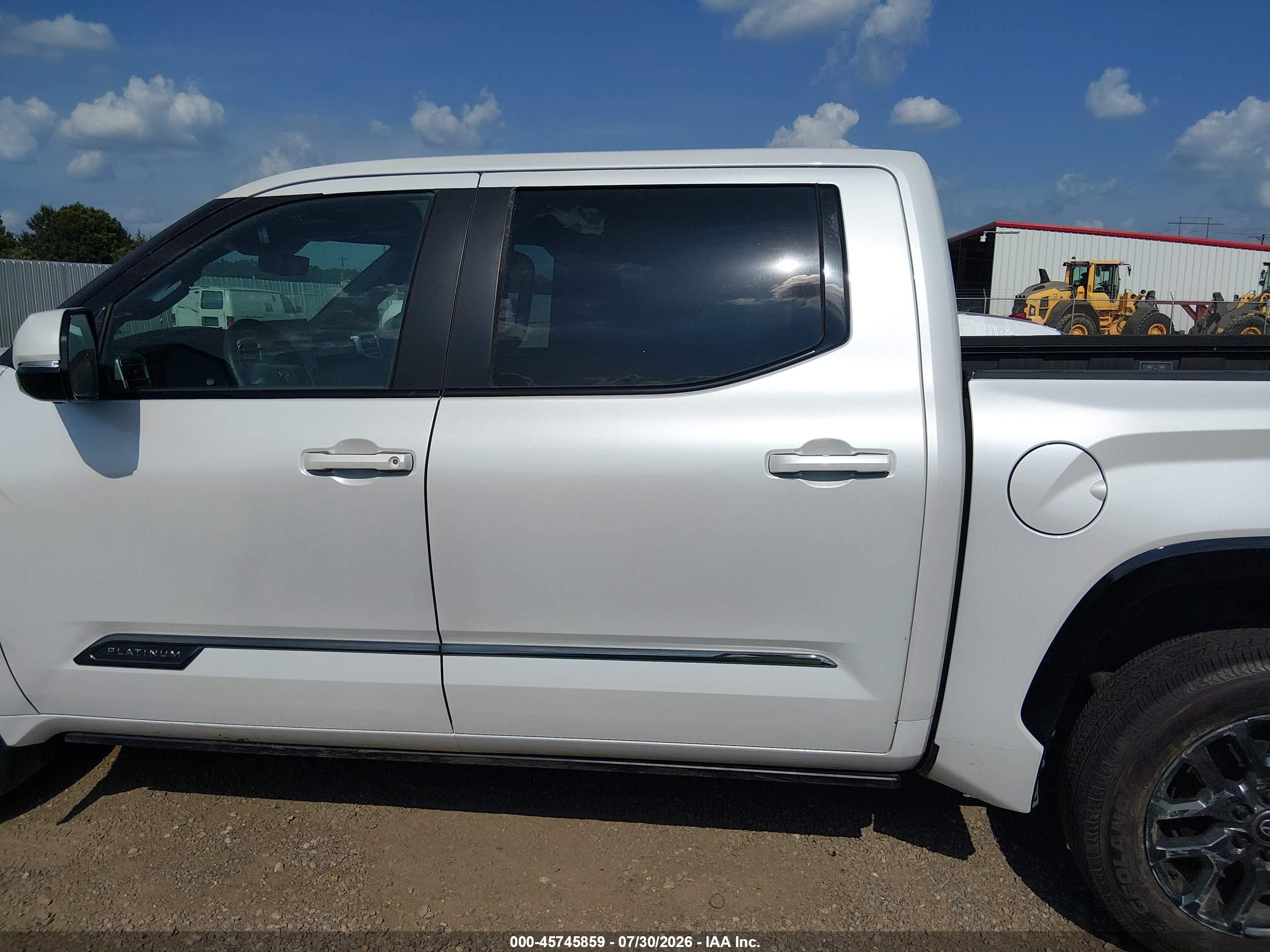 2025 TOYOTA TUNDRA PLATINUM