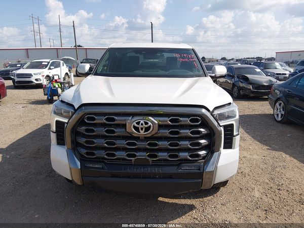 2025 TOYOTA TUNDRA PLATINUM