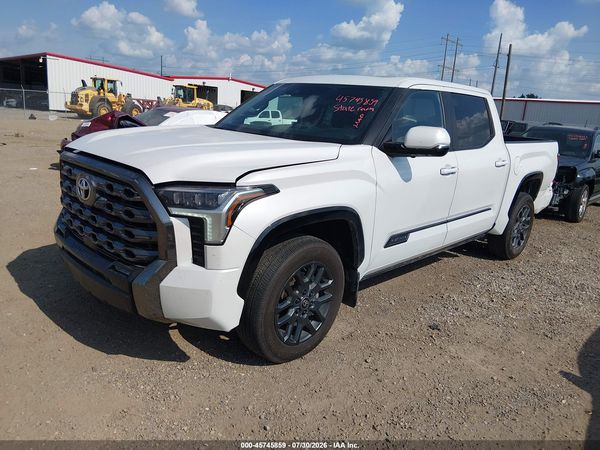 2025 TOYOTA TUNDRA PLATINUM
