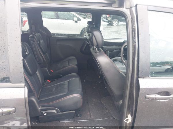 2017 DODGE GRAND CARAVAN GT — I8