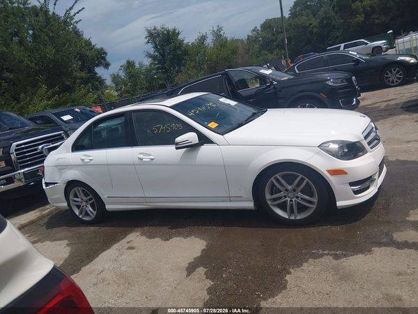 2013 MERCEDES-BENZ C 300 SPORT 4MATIC