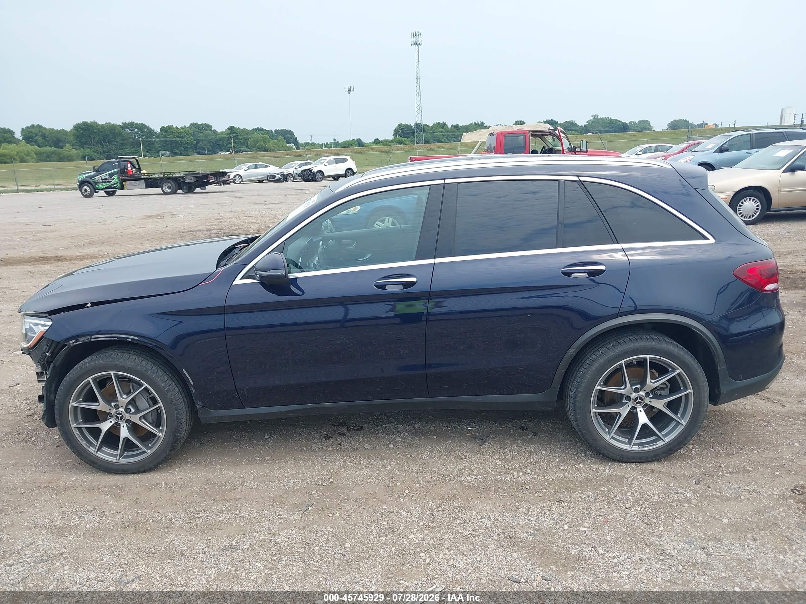 2021 MERCEDES-BENZ GLC 300 4MATIC SUV