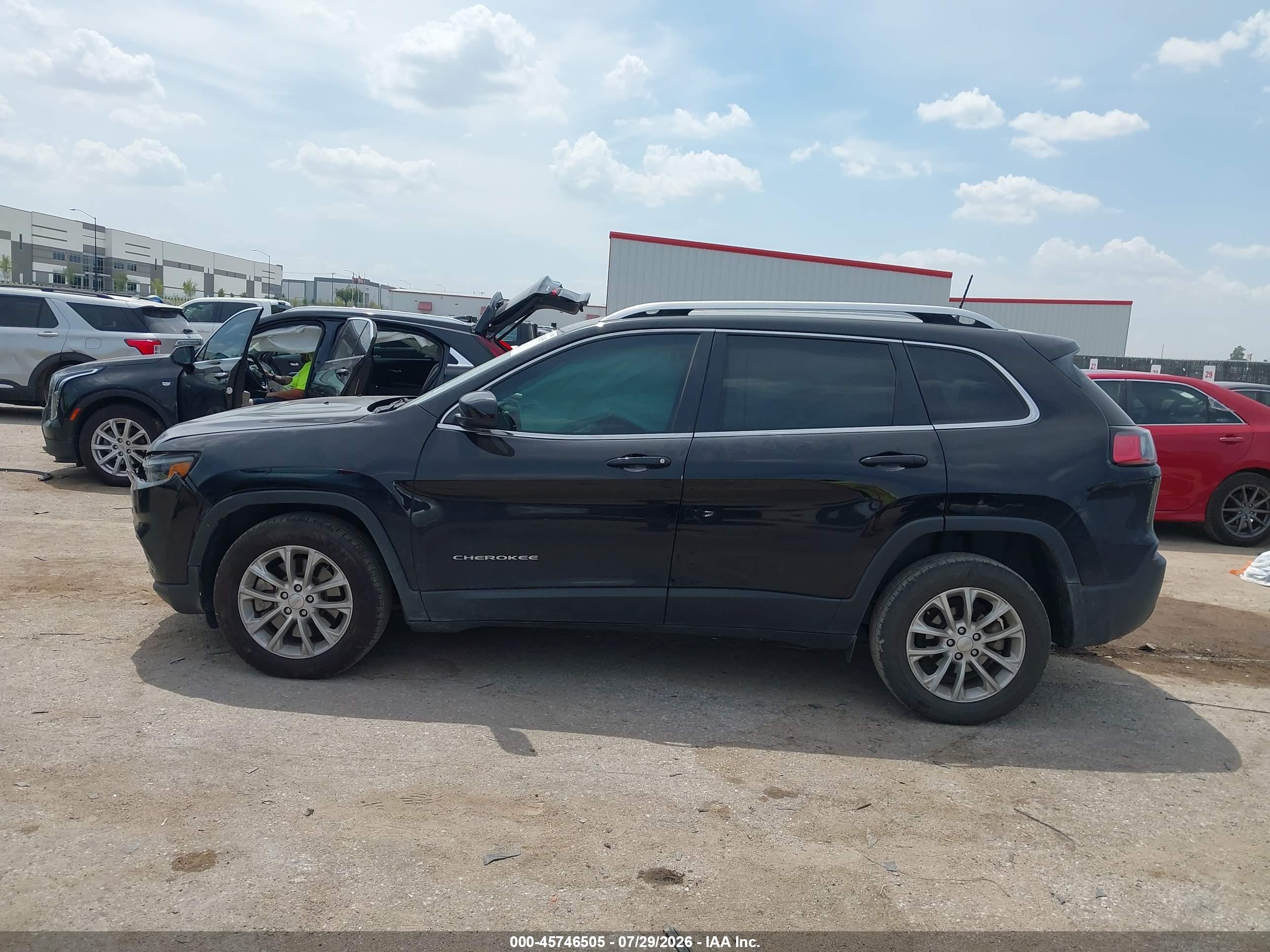 2019 JEEP CHEROKEE LATITUDE FWD