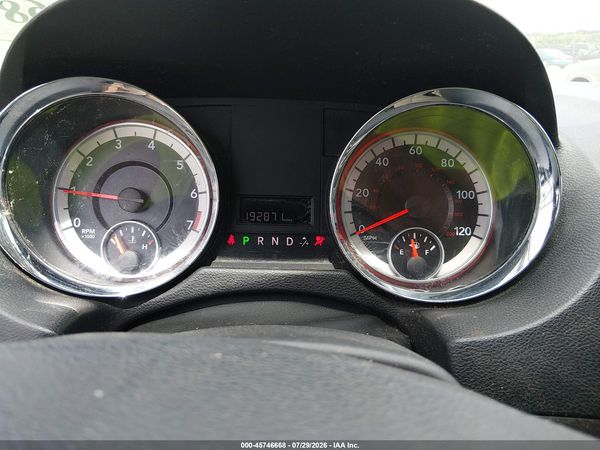 2012 DODGE GRAND CARAVAN SXT — I7