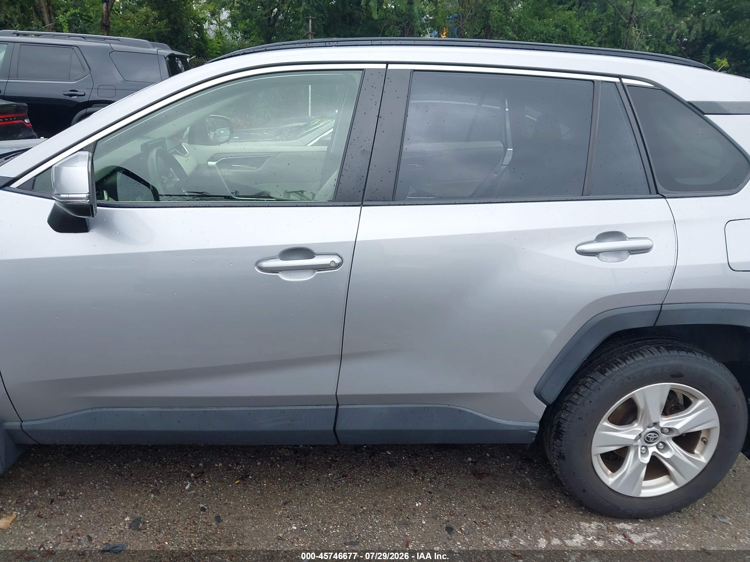 2019 TOYOTA RAV4 XLE