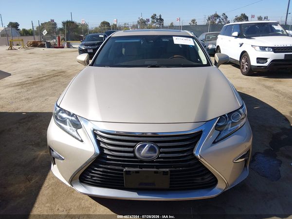 2018 LEXUS ES 300H