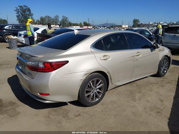 2018 LEXUS ES 300H