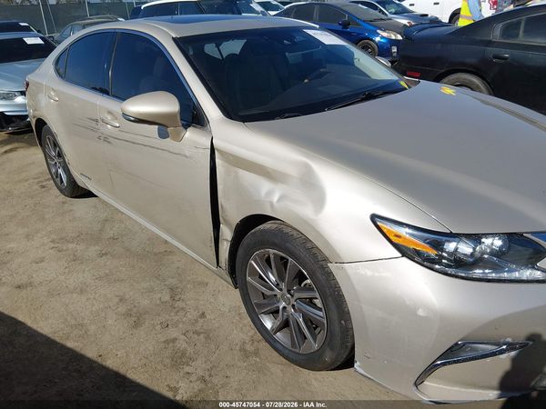 2018 LEXUS ES 300H